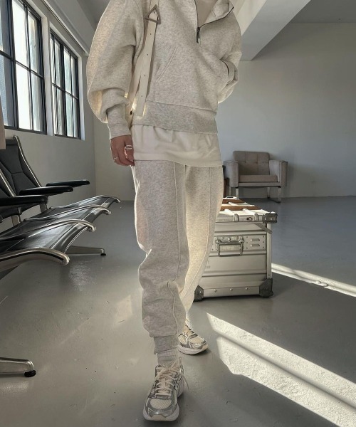 WILLFULLY(ウィルフリー)の「sweat raised back jogger slit PT(スウェットパンツ・レディース・ネイビー/オートミール/ナチュラル/グリーン系その他・FREE)」の6枚目の写真