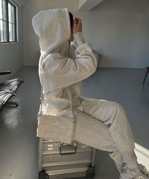 WILLFULLY(ウィルフリー)の「sweat raised back jogger slit PT(スウェットパンツ・レディース・ネイビー/オートミール/ナチュラル/グリーン系その他・FREE)」の10枚目の写真