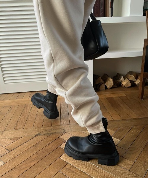 WILLFULLY(ウィルフリー)の「sweat raised back jogger slit PT(スウェットパンツ・レディース・ネイビー/オートミール/ナチュラル/グリーン系その他・FREE)」の13枚目の写真