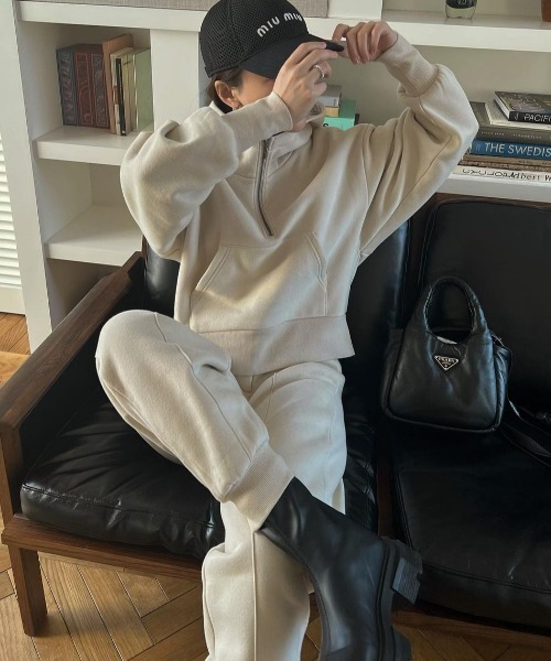 WILLFULLY(ウィルフリー)の「sweat raised back jogger slit PT(スウェットパンツ・レディース・ネイビー/オートミール/ナチュラル/グリーン系その他・FREE)」の16枚目の写真