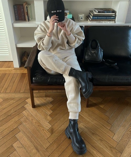 WILLFULLY(ウィルフリー)の「sweat raised back jogger slit PT(スウェットパンツ・レディース・ネイビー/オートミール/ナチュラル/グリーン系その他・FREE)」の18枚目の写真