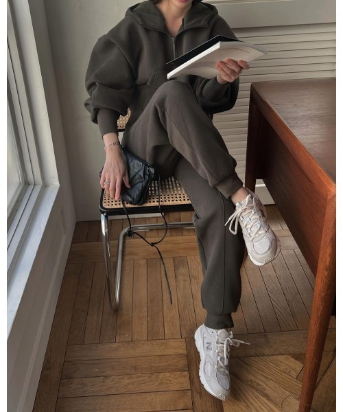 WILLFULLY(ウィルフリー)の「sweat raised back jogger slit PT(スウェットパンツ・レディース・ネイビー/オートミール/ナチュラル/グリーン系その他・FREE)」の22枚目の写真