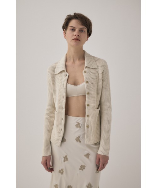 M_(エムアンダーバー)の「植物由来の再生繊維を使用したあたたかみのあるニット やわらかな着心地の襟付きニットカーディガン(カーディガン/ボレロ・レディース・ブラック/アイボリー・FREE)」の16枚目の写真