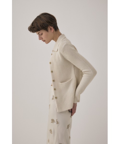 M_(エムアンダーバー)の「植物由来の再生繊維を使用したあたたかみのあるニット やわらかな着心地の襟付きニットカーディガン(カーディガン/ボレロ・レディース・ブラック/アイボリー・FREE)」の18枚目の写真