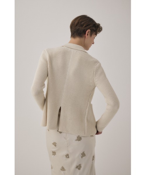 M_(エムアンダーバー)の「植物由来の再生繊維を使用したあたたかみのあるニット やわらかな着心地の襟付きニットカーディガン(カーディガン/ボレロ・レディース・ブラック/アイボリー・FREE)」の22枚目の写真