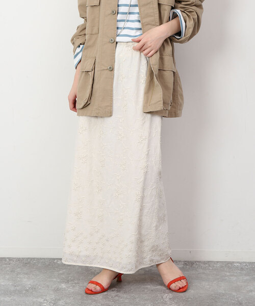 【新品】スローブイエナSLOBE IENAコットンフラワーモチーフ刺繍スカート SLOBE IENA（スローブイエナ）の「コットンフラワーモチーフ刺繍