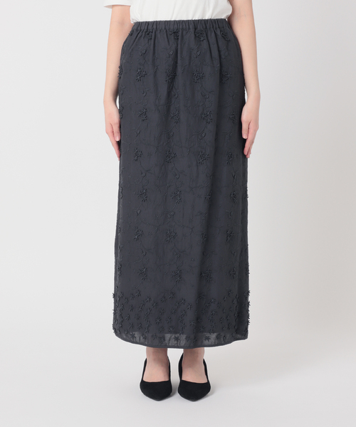 【新品】スローブイエナSLOBE IENAコットンフラワーモチーフ刺繍スカート SLOBE IENA（スローブイエナ）の「コットンフラワーモチーフ刺繍