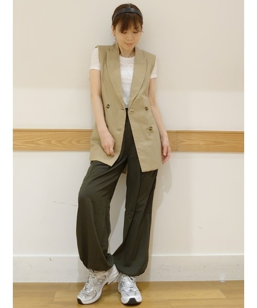GAP(ギャップ)の「コットンリネン ベルト付きベストジャケット(テーラードジャケット・レディース・ベージュ/ブラック・L/XXS/XS/S/M)」の17枚目の写真