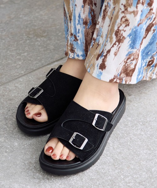 LEPSIM(レプシィム)の「フェイクスウェードスライドサンダル 996282(サンダル・レディース・グレイッシュベージュ/ブラック・LARGE/MEDIUM)」の21枚目の写真