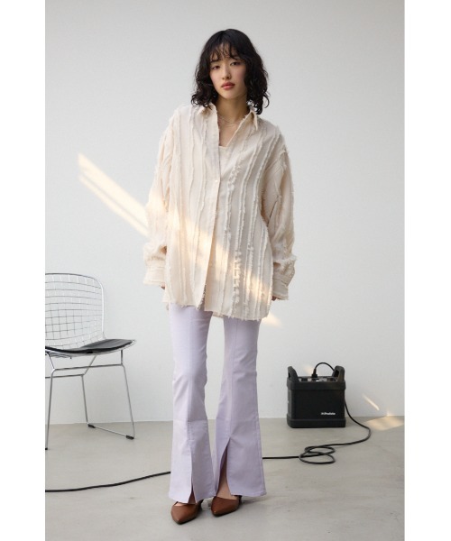AZUL by moussy(アズールバイマウジー)の「フリンジストライプジャガードシャツ(シャツ/ブラウス・レディース・ブラック/アイボリー/ライム・FREE)」の6枚目の写真