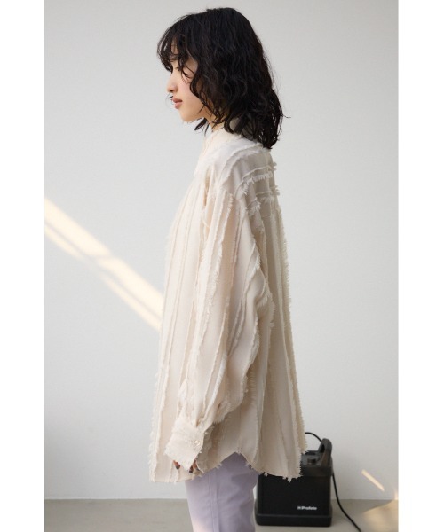 AZUL by moussy(アズールバイマウジー)の「フリンジストライプジャガードシャツ(シャツ/ブラウス・レディース・ブラック/アイボリー/ライム・FREE)」の8枚目の写真