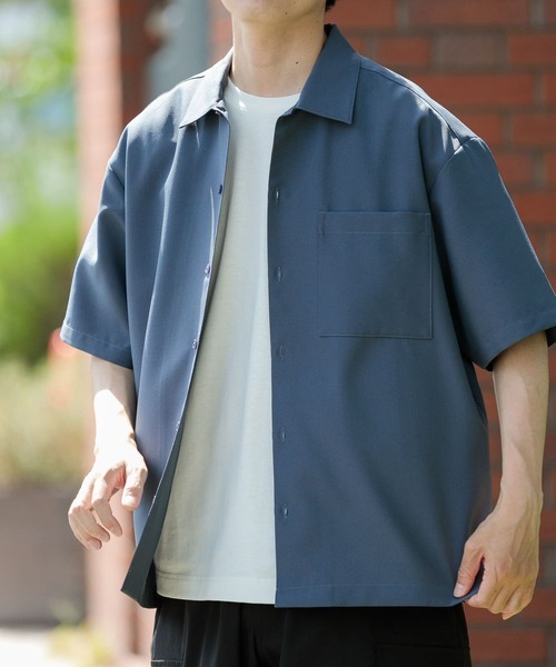 ITEMS URBANRESEARCH（アイテムズ アーバンリサーチ）の「『セットアップ対応』吸水速乾 ストレッチトロ 半袖シャツ（シャツ/ブラウス・メンズ・ライトベージュ/ブラック/ブルー・LARGE/MEDIUM）」の3枚目の写真