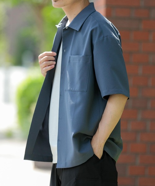 ITEMS URBANRESEARCH（アイテムズ アーバンリサーチ）の「『セットアップ対応』吸水速乾 ストレッチトロ 半袖シャツ（シャツ/ブラウス・メンズ・ライトベージュ/ブラック/ブルー・LARGE/MEDIUM）」の6枚目の写真