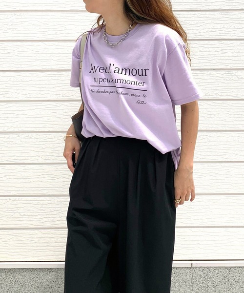 Q（キュー）の「AvecロゴT（Tシャツ/カットソー・レディース・ラベンダー/ブラック/ホワイト・MEDIUM）」の3枚目の写真