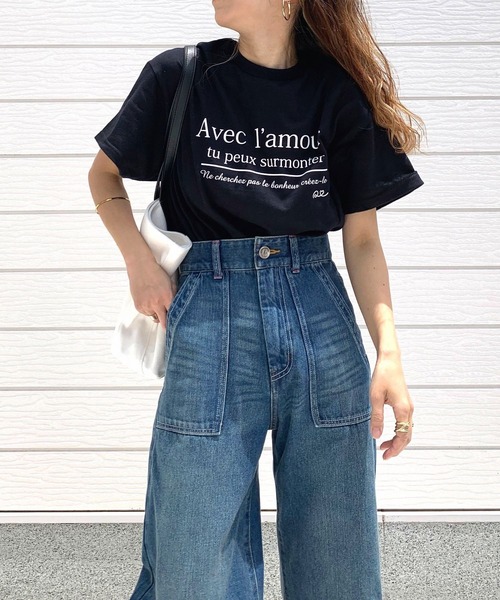 Q（キュー）の「AvecロゴT（Tシャツ/カットソー・レディース・ラベンダー/ブラック/ホワイト・MEDIUM）」の2枚目の写真