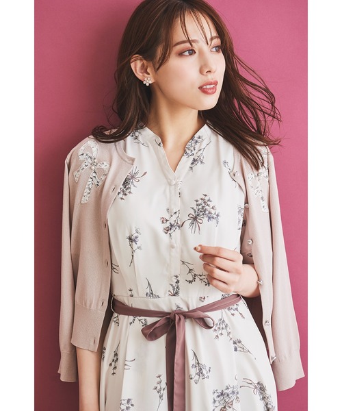 LAISSE PASSE(レッセパッセ)の「リボンブーケ刺繍カーディガン(カーディガン/ボレロ・レディース・ブラック/アイボリー/スモークピンク・MEDIUM)」の3枚目の写真