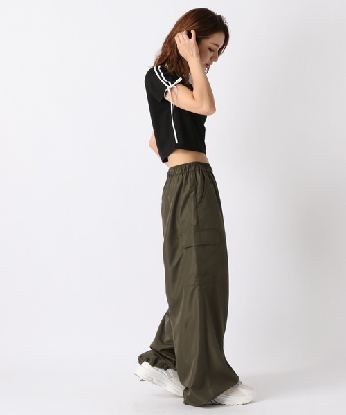 FOREVER 21(フォーエバー トゥエンティーワン)の「【2024SS】トラックポロシャツ(ポロシャツ・レディース・ブラック/ライトブルー・SMALL/MEDIUM)」の12枚目の写真