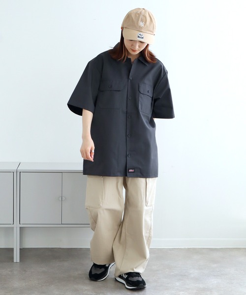 Dickies（ディッキーズ）の「【GENUINE DICKIES/ジェニュインディッキーズ】ツイル 半袖 ワークシャツ（シャツ/ブラウス・メンズ・チャコールグレー/ブラック/ベージュ/カーキ・XL/L/M）」の17枚目の写真