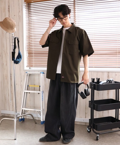 Dickies（ディッキーズ）の「【GENUINE DICKIES/ジェニュインディッキーズ】ツイル 半袖 ワークシャツ（シャツ/ブラウス・メンズ・チャコールグレー/ブラック/ベージュ/カーキ・XL/L/M）」の19枚目の写真