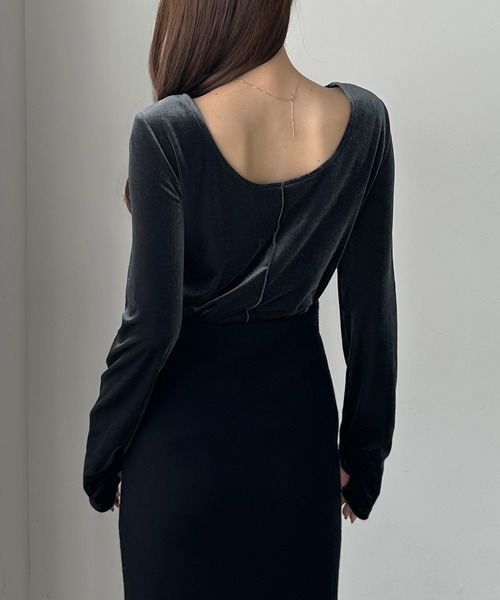 Louere(ルエレ)の「【取り外し可能パット付き】バックオープンベロアトップス(Tシャツ/カットソー・レディース・ブラック/ライトベージュ/グレイッシュベージュ/チャコール/ネイビー・SMALL/MEDIUM/LARGE/X-LARGE)」の11枚目の写真