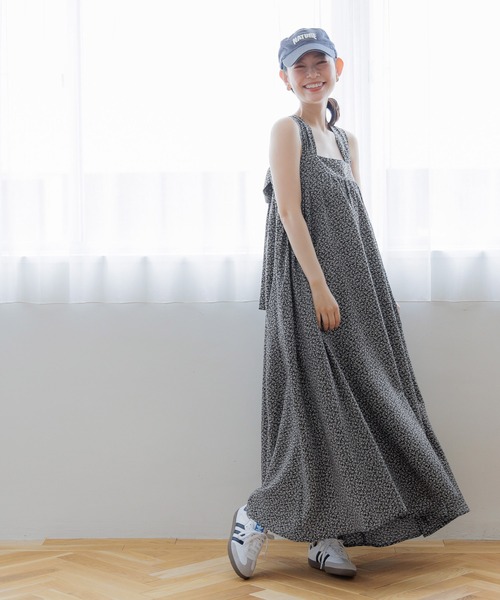 coca(coca)(コカ)の「ショルダーリボン花柄フレアワンピース(ワンピース・レディース・ネイビー/アイボリー・ONE SIZE)」の9枚目の写真