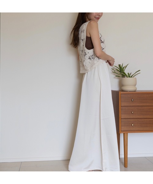 SALTMINT（ソルトミント）の「マットサテンフレアロングスカート ノームコア（スカート・レディース・ブラック/オフホワイト・M/S）」の5枚目の写真