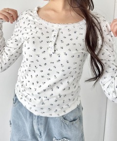 SALON by Chico】チョーカー付きフロッキードットレーストップス（T