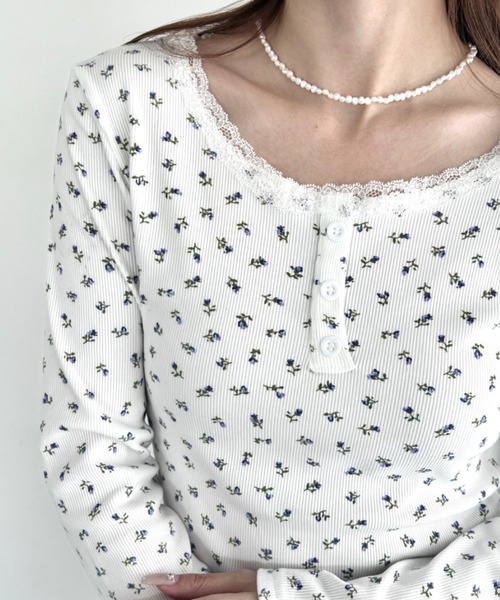 セール】レースフラワーヘンリーネックトップス（Tシャツ