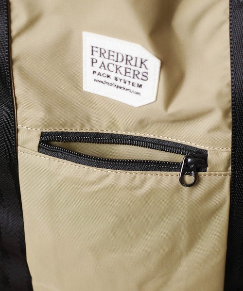 FREDRIK PACKERS(フレドリックパッカーズ)の「『FREDRIK PACKERS』マザーズバッグ 210D TIPI TOTE BAG 210デニール ティピ トートバッグ(トートバッグ・レディース・ベージュ/ブラック/チャコールグレー・FREE)」の6枚目の写真