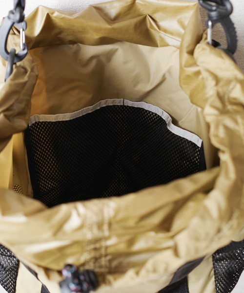 FREDRIK PACKERS(フレドリックパッカーズ)の「『FREDRIK PACKERS』マザーズバッグ 210D TIPI TOTE BAG 210デニール ティピ トートバッグ(トートバッグ・レディース・ベージュ/ブラック/チャコールグレー・FREE)」の9枚目の写真