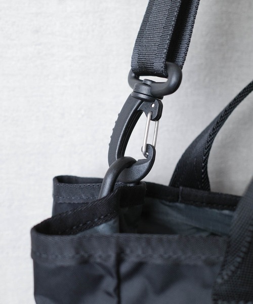 FREDRIK PACKERS(フレドリックパッカーズ)の「『FREDRIK PACKERS』マザーズバッグ 210D TIPI TOTE BAG 210デニール ティピ トートバッグ(トートバッグ・レディース・ベージュ/ブラック/チャコールグレー・FREE)」の16枚目の写真