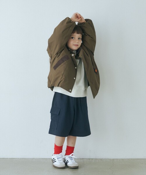 UNIVERSAL OVERALL(ユニバーサルオーバーオール)の「【別注】<UNIVERSAL OVERALL>コーデュロイ パファージャケット / キッズ 100cm-130cm(ブルゾン・キッズ・ブラック/オリーブ・XS(100-110cm)/S(120-130cm))」の4枚目の写真