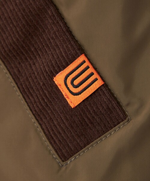 UNIVERSAL OVERALL(ユニバーサルオーバーオール)の「【別注】<UNIVERSAL OVERALL>コーデュロイ パファージャケット / キッズ 100cm-130cm(ブルゾン・キッズ・ブラック/オリーブ・XS(100-110cm)/S(120-130cm))」の10枚目の写真