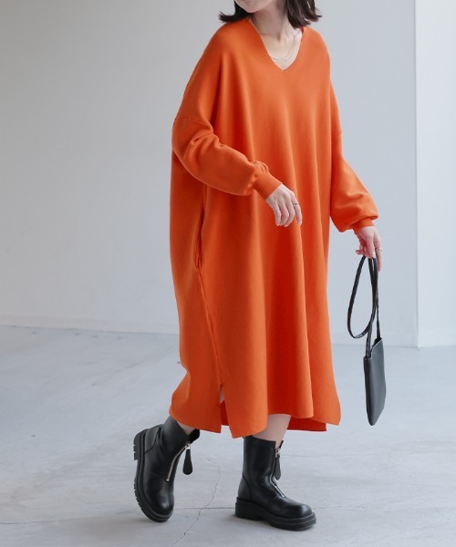 HUG.U（ハグユー）の「「コクーン型ワンピ」ニット（ワンピース・レディース・モカ/ブラック/ライトベージュ/スカイブルー/ペールイエロー/オレンジ・FREE）」の6枚目の写真