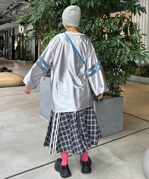 CIAOPANIC（チャオパニック）の「サイドラインプリーツミドルスカート（スカート・レディース・グレー/ネイビー・ONE SIZE）」の18枚目の写真