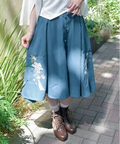 axes femme（アクシーズファム）の「ジャスミン刺繍スカート（スカート・レディース・ワイン/ブルーグリーン/ネイビー・FREE）」の3枚目の写真