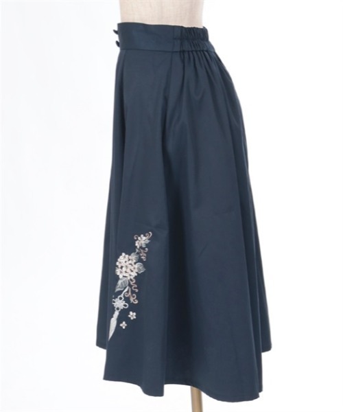 axes femme（アクシーズファム）の「ジャスミン刺繍スカート（スカート・レディース・ワイン/ブルーグリーン/ネイビー・FREE）」の8枚目の写真