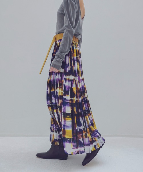 STUMBLY（スタンブリー）の「STUMBLY / Belted Pleats Skirt(ベルト付きチェック柄プリーツスカート)（スカート・レディース・パープル・36）」の2枚目の写真