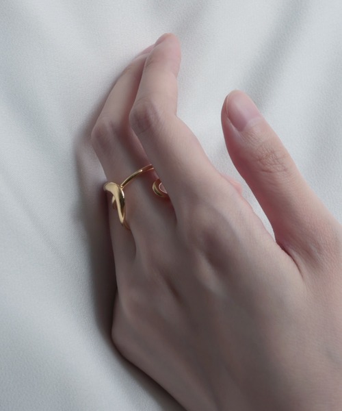YArKA（ヤーカ）の「【YArKA/ヤーカ】entwined curvaceous design ring [ducube yuga2] / 絡み合う曲線美デザインリング（リング・メンズ・ゴールド/シルバー・#9/#13/#11/#15/#17/#19/#23/#21）」の8枚目の写真