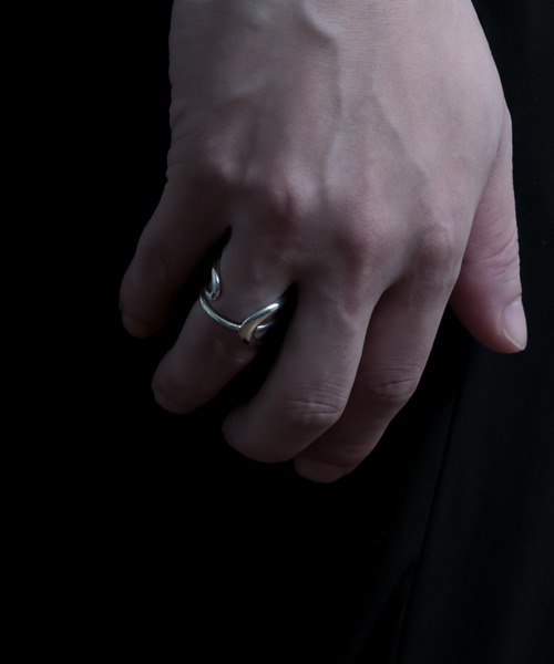 YArKA（ヤーカ）の「【YArKA/ヤーカ】entwined curvaceous design ring [ducube yuga2] / 絡み合う曲線美デザインリング（リング・メンズ・ゴールド/シルバー・#9/#13/#11/#15/#17/#19/#23/#21）」の18枚目の写真