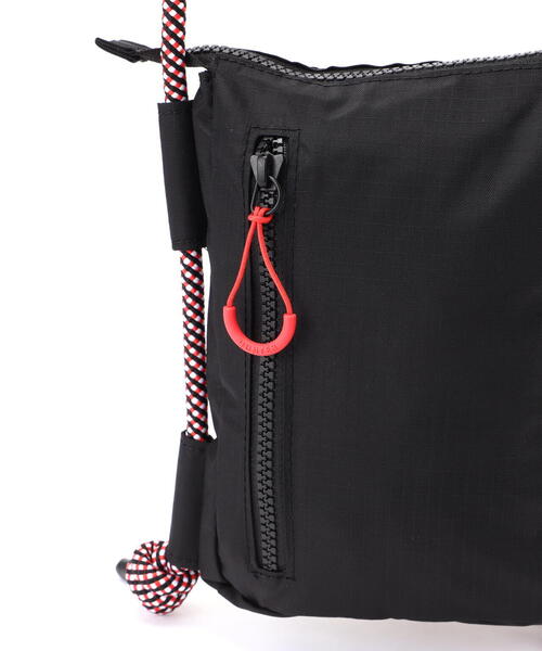 HUNTER（ハンター）トラベル リップストップ リサイクル ナイロン フォンポーチ - ブラック/レッド ボックス ロゴ（ショルダーバッグ）｜HUNTER（ハンター）