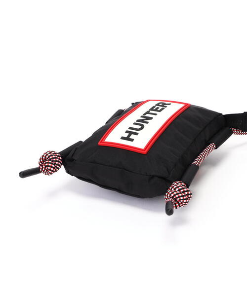 HUNTER（ハンター）トラベル リップストップ リサイクル ナイロン フォンポーチ - ブラック/レッド ボックス ロゴ（ショルダーバッグ）｜HUNTER（ハンター）