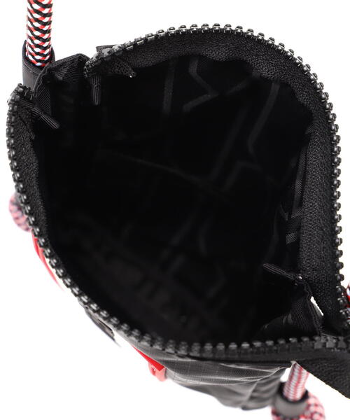 HUNTER（ハンター）トラベル リップストップ リサイクル ナイロン フォンポーチ - ブラック/レッド ボックス ロゴ（ショルダーバッグ）｜HUNTER（ハンター）