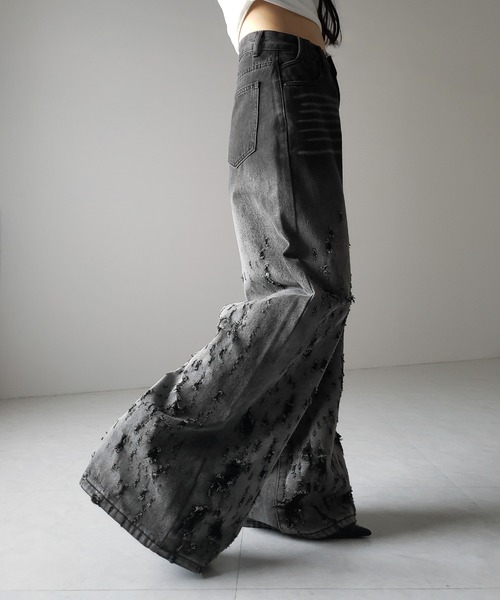 me+em select（ミームセレクト）の「※※【 ２color ／ ４size 】グラデーションクラッシュダメージワイドデニムパンツ ／ gradation crash damage wide denim pants（デニムパンツ・レディース・ブルー/ブラック・MEDIUM/SMALL/X-LARGE/LARGE）」の5枚目の写真