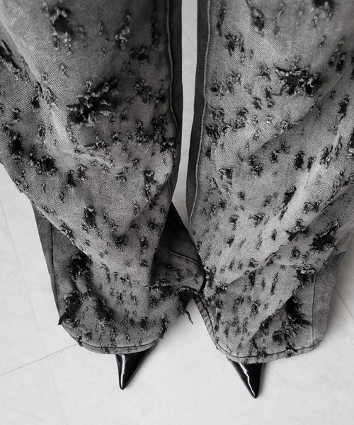 me+em select（ミームセレクト）の「※※【 ２color ／ ４size 】グラデーションクラッシュダメージワイドデニムパンツ ／ gradation crash damage wide denim pants（デニムパンツ・レディース・ブルー/ブラック・MEDIUM/SMALL/X-LARGE/LARGE）」の10枚目の写真