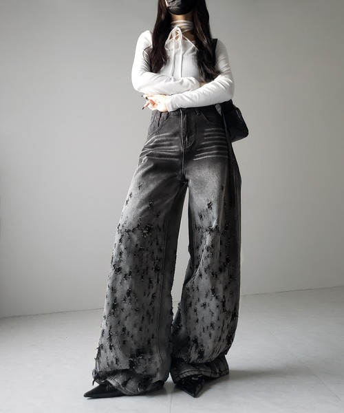 me+em select（ミームセレクト）の「※※【 ２color ／ ４size 】グラデーションクラッシュダメージワイドデニムパンツ ／ gradation crash damage wide denim pants（デニムパンツ・レディース・ブルー/ブラック・MEDIUM/SMALL/X-LARGE/LARGE）」の12枚目の写真