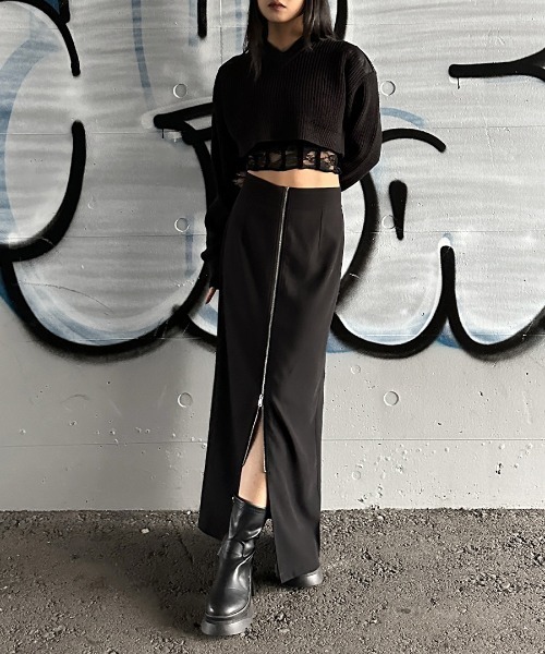LVEU.(ラブユ.)の「【LVEU.】ドッキングショートニット / トップス ニット ショート クロップド Vネック パッチ 肩パッチ 異素材 ブラック グレー(ニット/セーター・レディース・ブラック/グレー・FREE)」の10枚目の写真