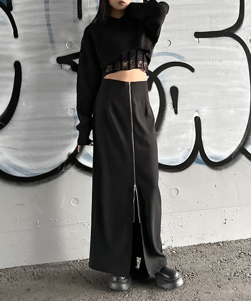 LVEU.(ラブユ.)の「【LVEU.】ドッキングショートニット / トップス ニット ショート クロップド Vネック パッチ 肩パッチ 異素材 ブラック グレー(ニット/セーター・レディース・ブラック/グレー・FREE)」の12枚目の写真