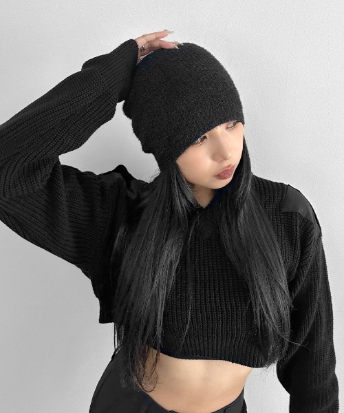 LVEU.(ラブユ.)の「【LVEU.】ドッキングショートニット / トップス ニット ショート クロップド Vネック パッチ 肩パッチ 異素材 ブラック グレー(ニット/セーター・レディース・ブラック/グレー・FREE)」の15枚目の写真