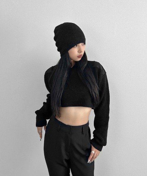 LVEU.(ラブユ.)の「【LVEU.】ドッキングショートニット / トップス ニット ショート クロップド Vネック パッチ 肩パッチ 異素材 ブラック グレー(ニット/セーター・レディース・ブラック/グレー・FREE)」の20枚目の写真